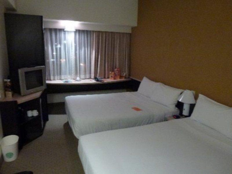 Ibis Rotorua Hotel Bagian luar foto