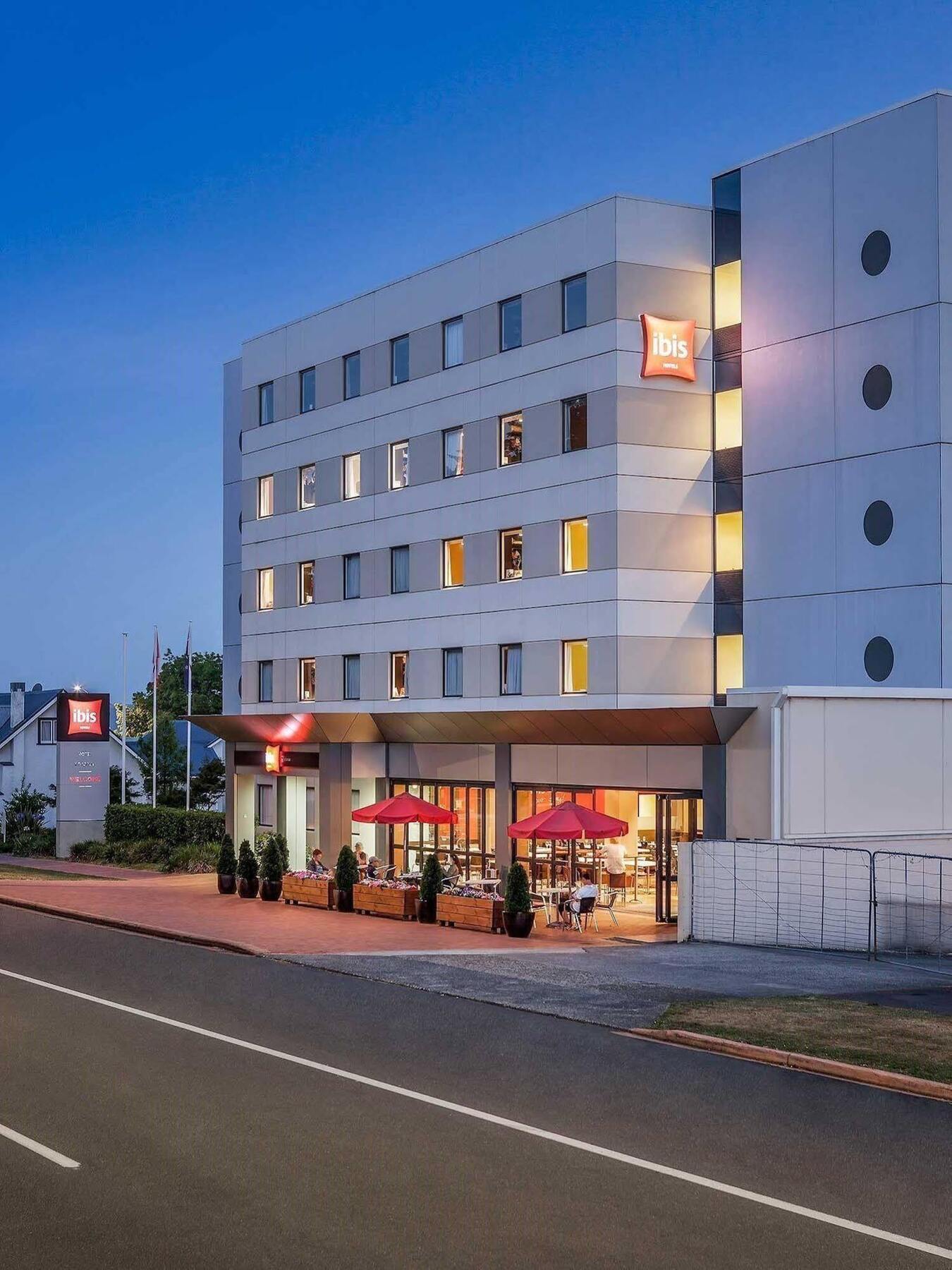 Ibis Rotorua Hotel Bagian luar foto